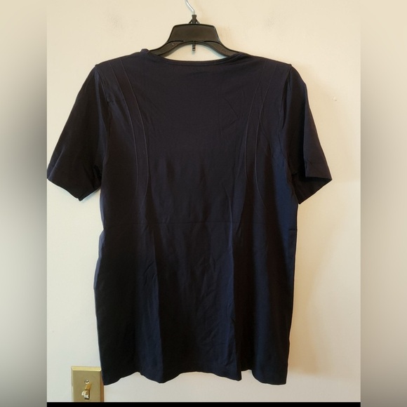 Under Armour Women's T Shirt V Neck Polyester Black Size L Loose Threadborne - Picture 2 of 4